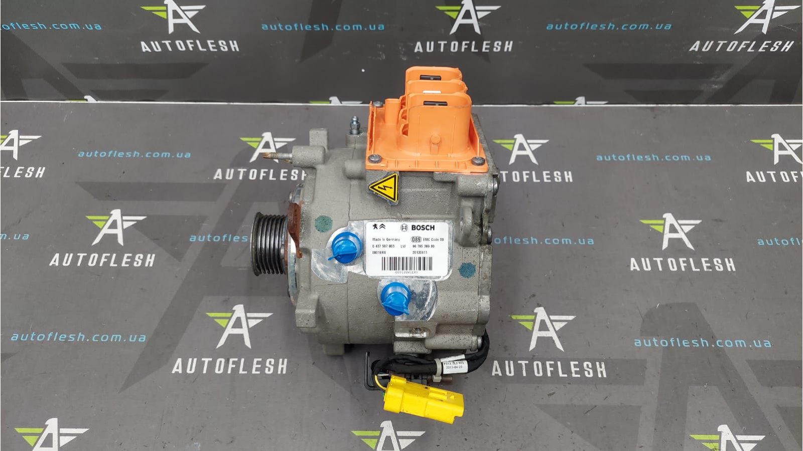 Генератор 9676536980, 0437507003 2.0 HDi Hybrid 210A Start Stop Citroen DS DS5 Peugeot 508 3008 бу